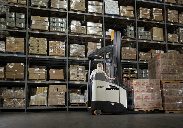 crown-high-reach-forklift-truck