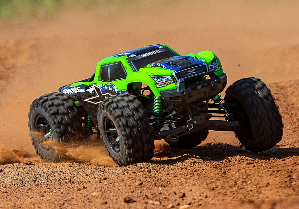 traxxas rc truck 4x4 outdoor dust