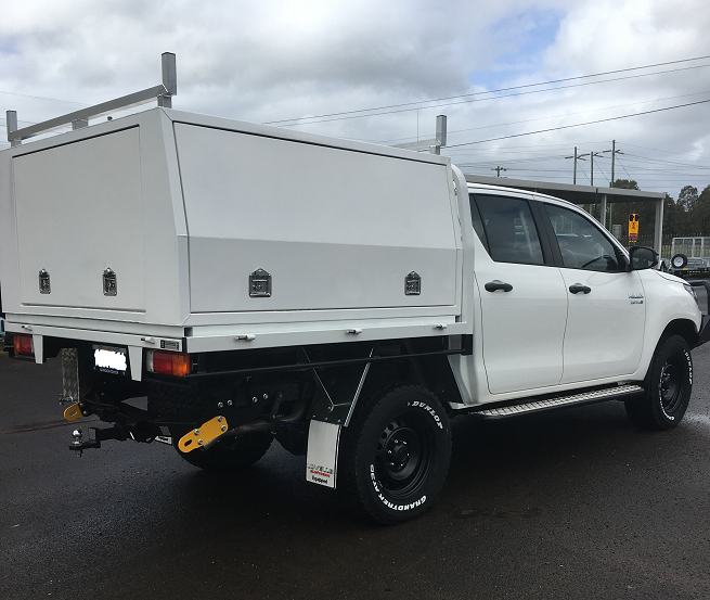 picture of a white ute canopy