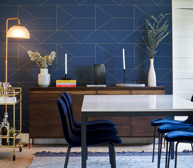 blue statement wallpaper in dining room 