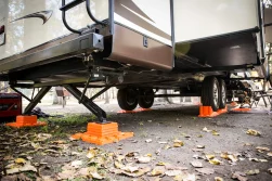 caravan chocks for leveling up your caravan