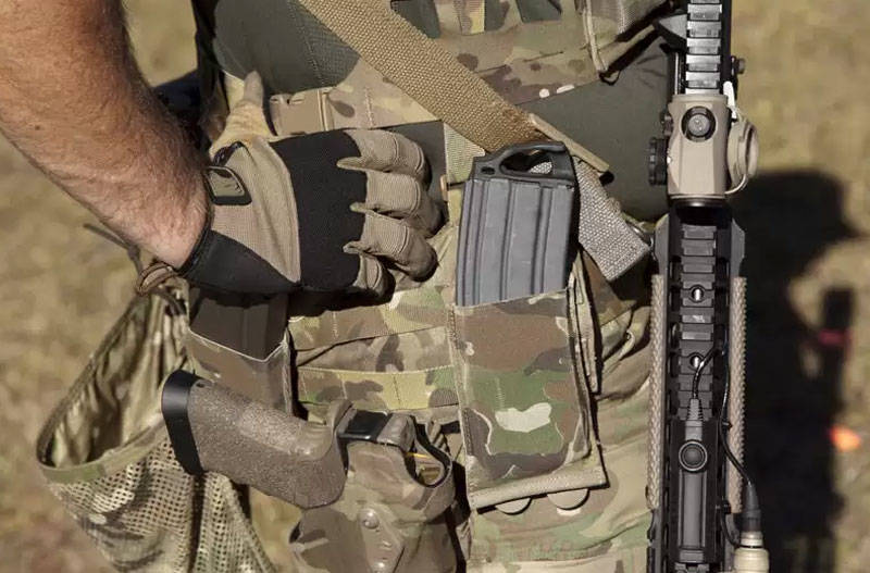 Soldier with attached ammo pouches on him