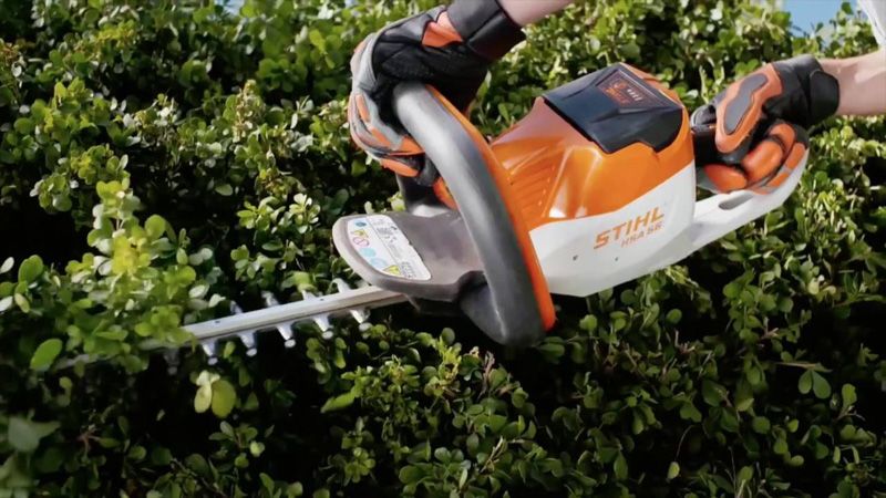 cordless-hedge-trimmer