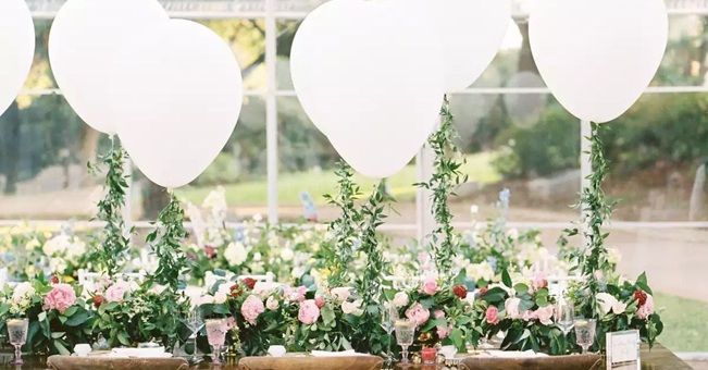 wedding decor with balloons