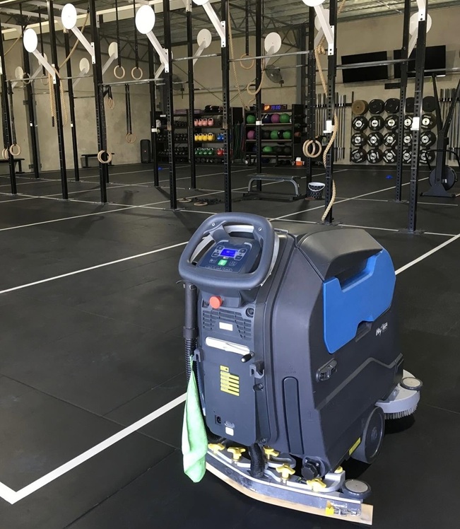 scrubber dryer machine